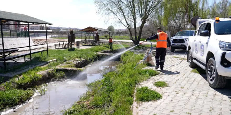 Elazığ Belediyesi Bahar Döneminde İlaçlama Çalışmalarını Artırdı