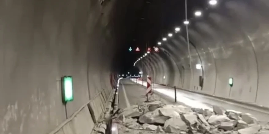 Erkenek Tünelinde Küçük Çaplı Göçük