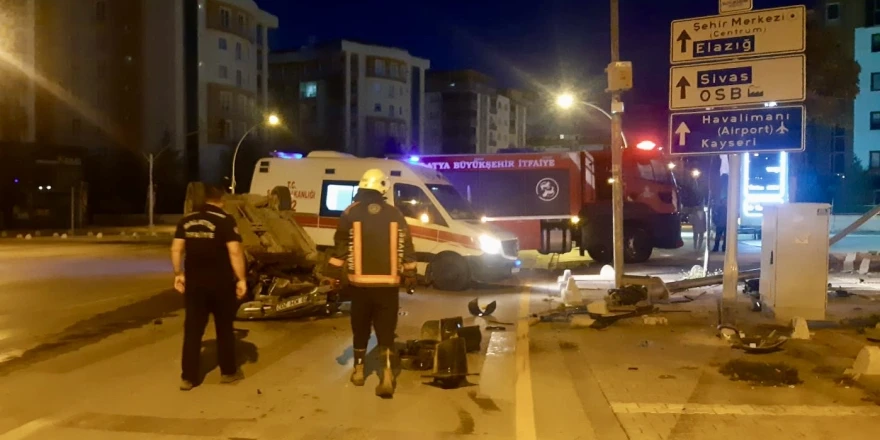 Fahri Kayahan Bulvarı’nda Trafik Kazası: 2 Yaralı