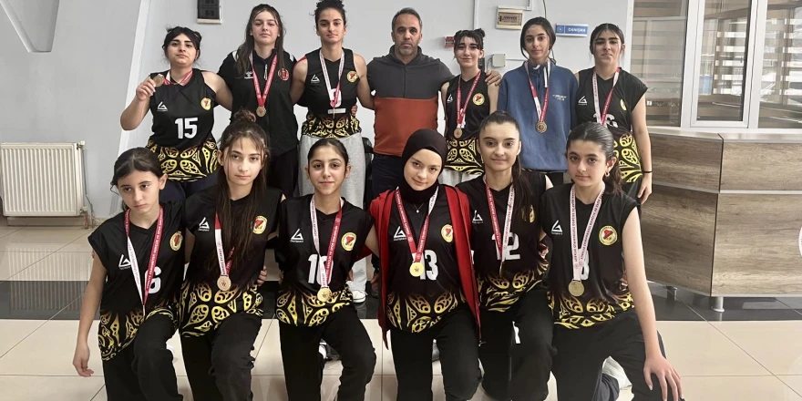 Gazi Ortaokulu’ndan Namağlup Yarı Final Başarısı