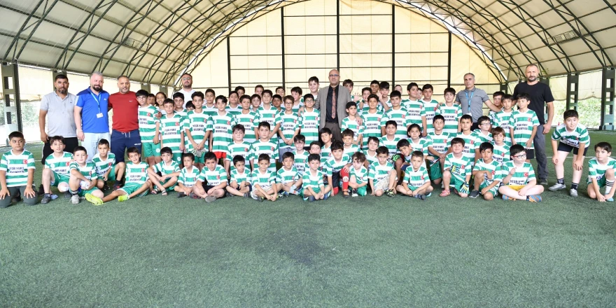 Geleceğin Yıldızları Yeşilyurt Belediyesi Futbol Kursunda Yetişiyor