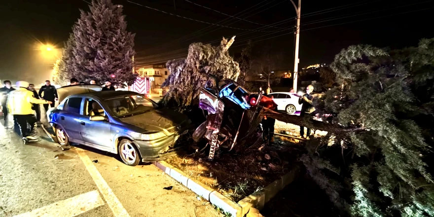 Hanımınçiftliği'de Zincirleme Kaza: 2 Yaralı