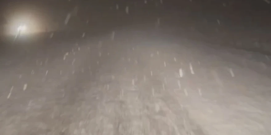 Hekimhan–Kangal Karayolu Yoğun Kar Yağışı Nedeniyle Geçici Olarak Trafiğe Kapatıldı