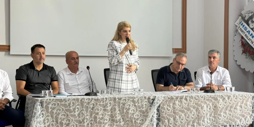 Hem sahada hem de arazide yoğun bir gayret sarf ediyoruz