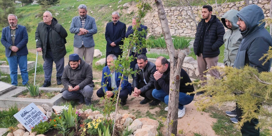 HÜDA PAR'ın merhum Malatya İl Başkanı Dönmezer vefatının sene-i devriyesinde yad edild