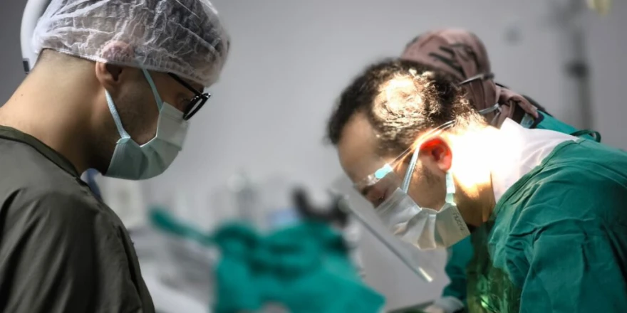 İmplantın Geciktirilmesi Çene Kemiğinde Erimeye Yol Açıyor