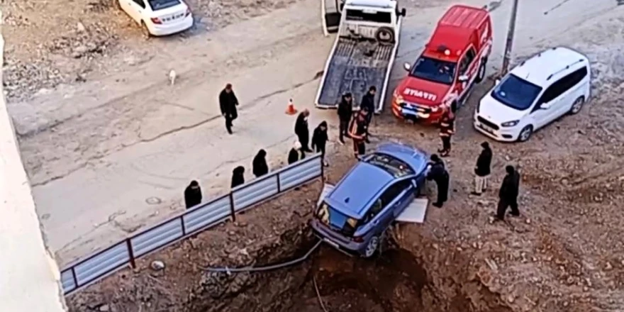 İnşaat Temeline Düşmekten Son Anda Kurtuldu