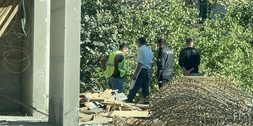 İnşaattan düşen işçi kurtarılamadı