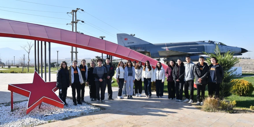 “İyilik Elçisi” Projesi Gençlere Yardımlaşma Ve Tarih Bilinci Aşılıyor