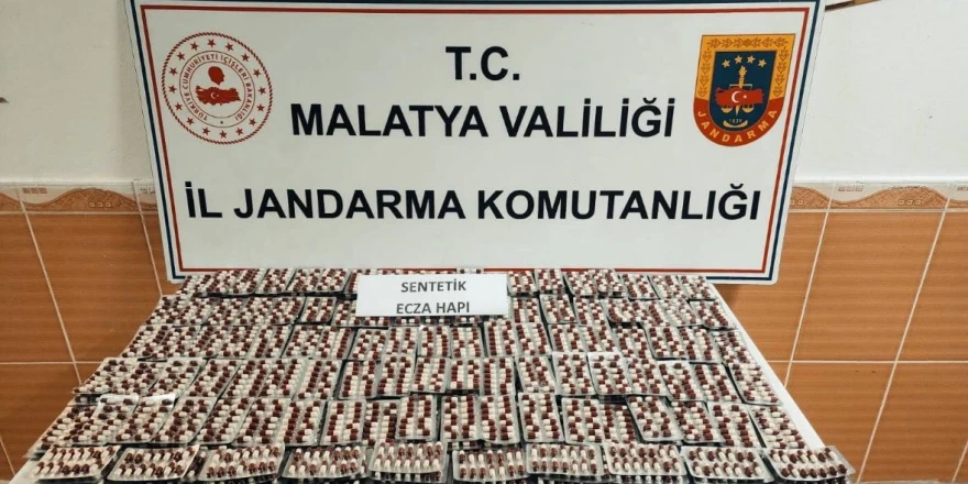 Jandarmadan operasyon; 4 bin 438 sentetik hap ele geçirildi