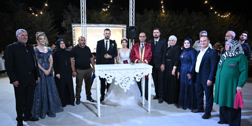 Kaplan Ailesinin Mutlu Günü