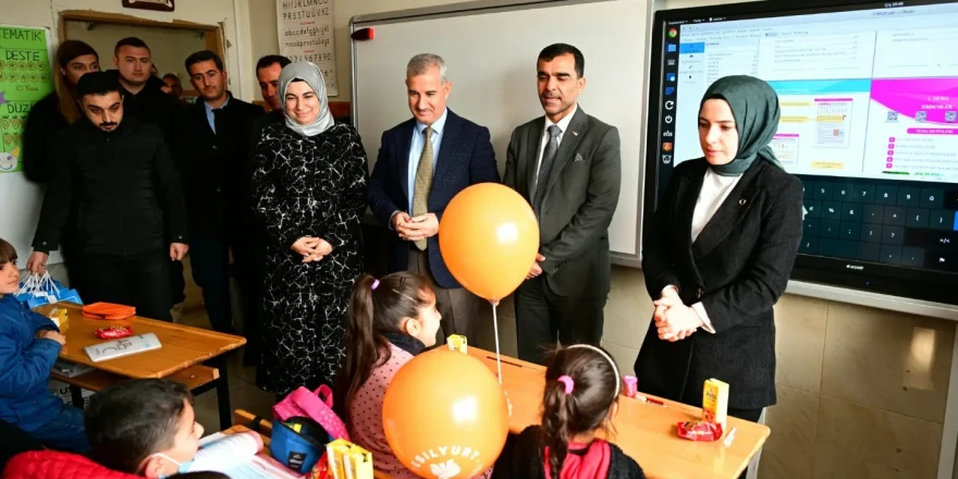 Kaymakam Baytak ile Başkan Çınar, Şahnahan Karşıyaka İlkokulunu ziyaret etti
