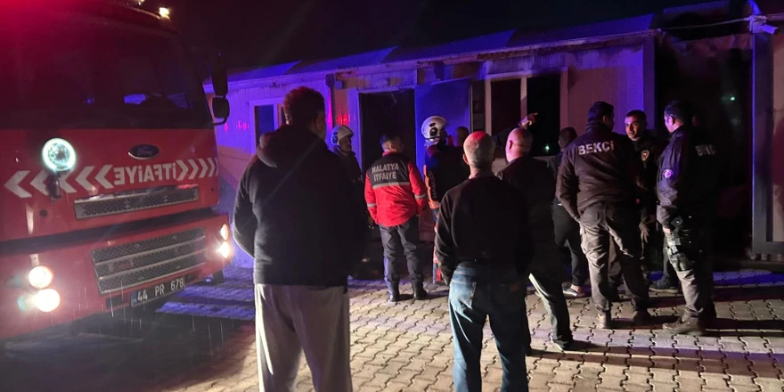 Konteyner Kentte Çıkan Yangın Paniğe Neden Oldu