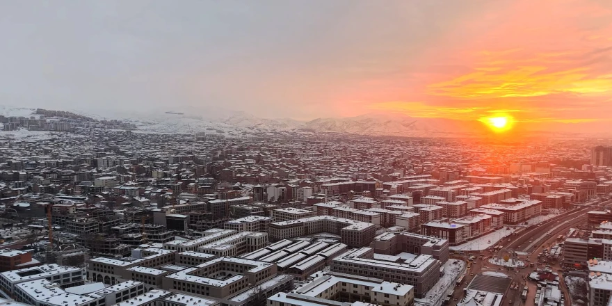 Küllerinden doğan Malatya Çarşısı, Kar Altında Havadan Görüntülendi