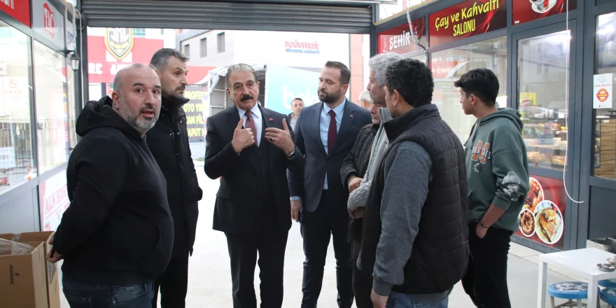 Kültür ve Turizm Bakanı Ersoy, kendi imkanları ile 150 depremzede esnafa klima gönderdi