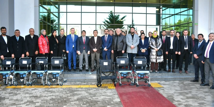 MAGİNDER’den Malatya Eğitim Ve Araştırma Hastanesine 50 Tekerlekli Sandalye Bağışı