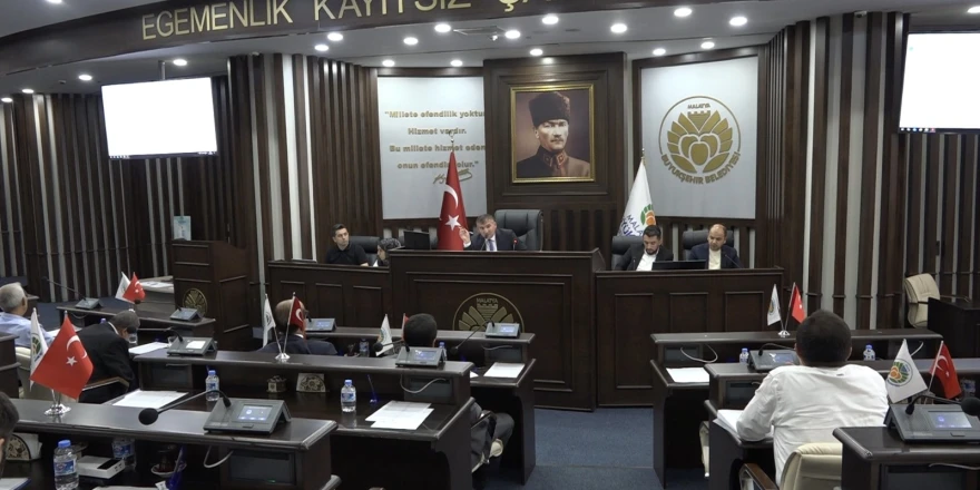 "Malatya Büyükşehir Meclisi Ağustos Toplantısında Gündem Yoğundu: Deprem, Yangın, Tarım ve Cumhurbaşkanı Ziyareti"
