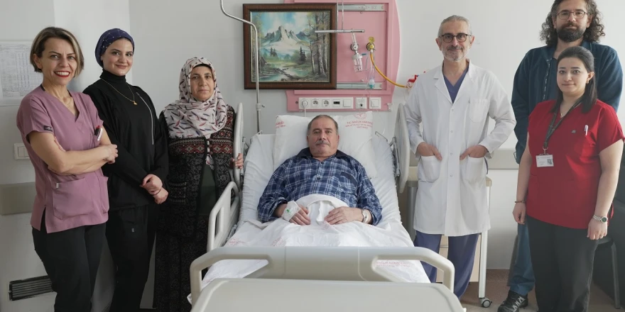 Malatya Eğitim ve Araştırma Hastanesinde Bir İlk: Aort Yırtığı Kapalı Yöntemle Onarıldı