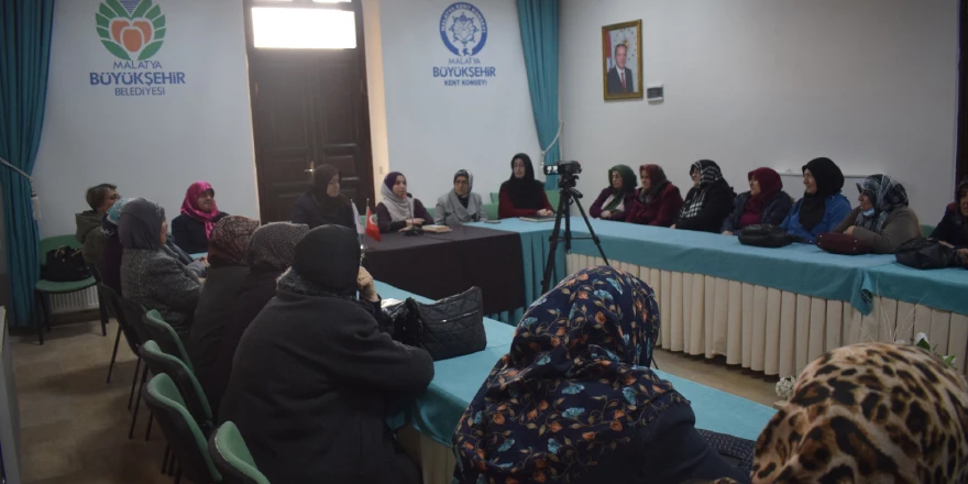 Malatya Kent Konseyi Kadın Meclisi’nde “İstiklal Şairi” İçin Program Düzenlendi