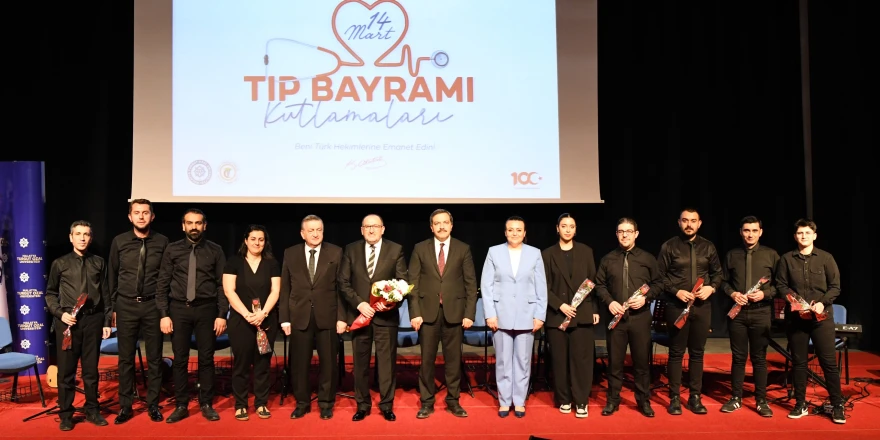 Malatya Turgut Özal Üniversitesinde 14 Mart Tıp Bayramı kutlama programı düzenlendi.