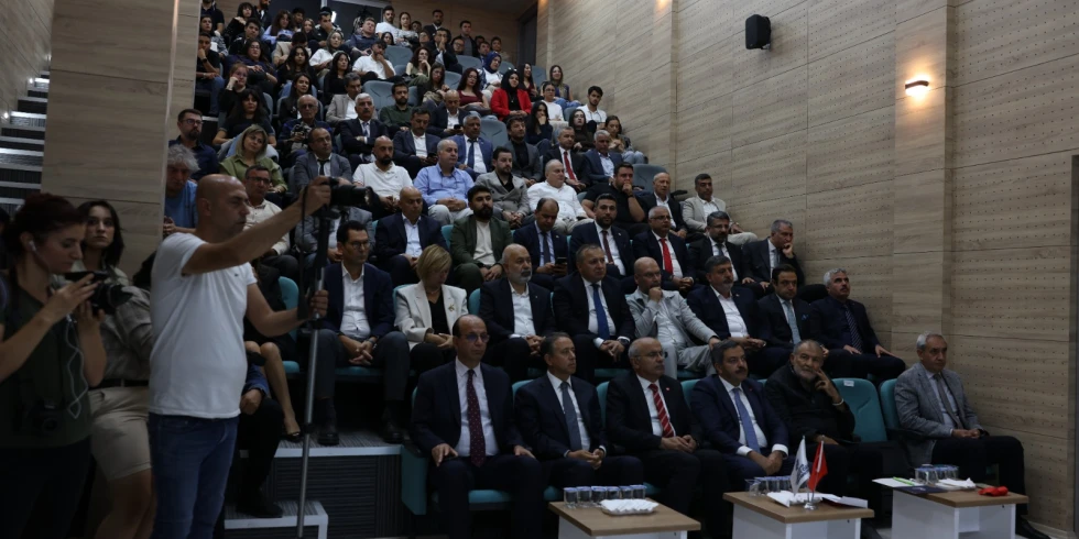 Malatya Turgut Özal Üniversitesinde Kenan Işık’ın Adı Amfiye Verildi