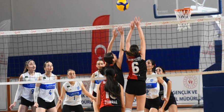 Malatya Voleybol Kulübünden Mükemmel Geri Dönüş Galibiyeti