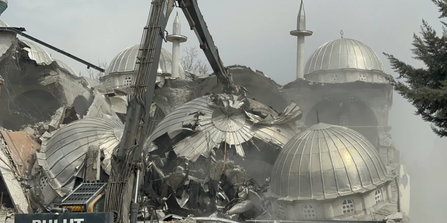 Malatya’da 43 Yıllık Sanayi Camii Yıkıldı
