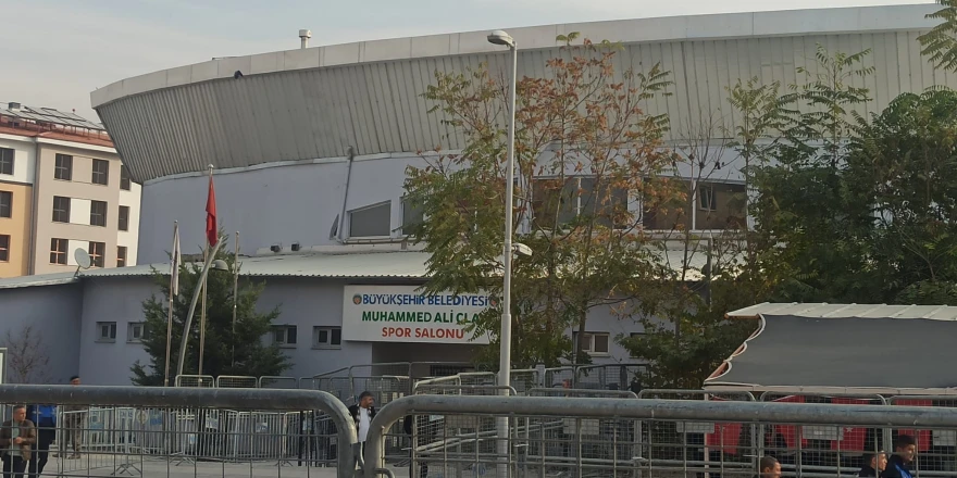 Malatya’da Çete Davası Başladı: Sanıklar Spor Salonunda Hakim Karşısında