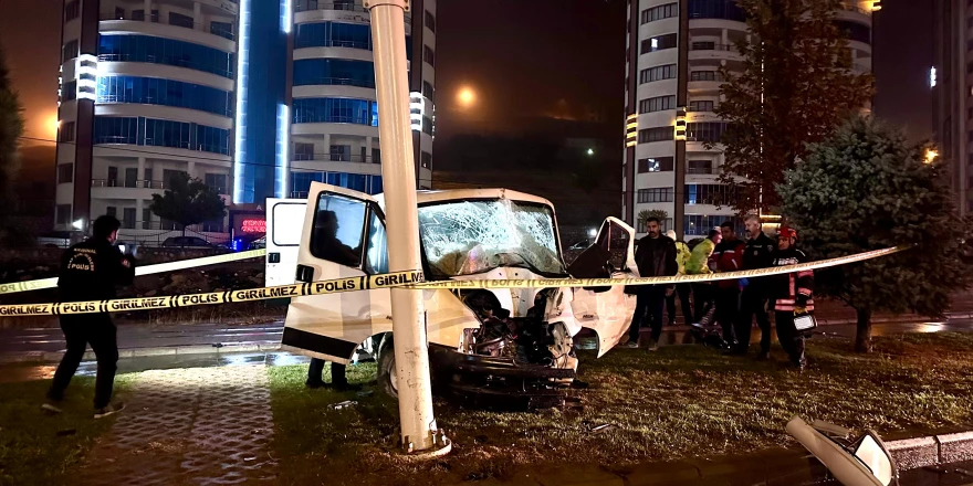 Malatya’da Feci Kaza, 18 Yaşındaki Sürücü Hayatını Kaybetti