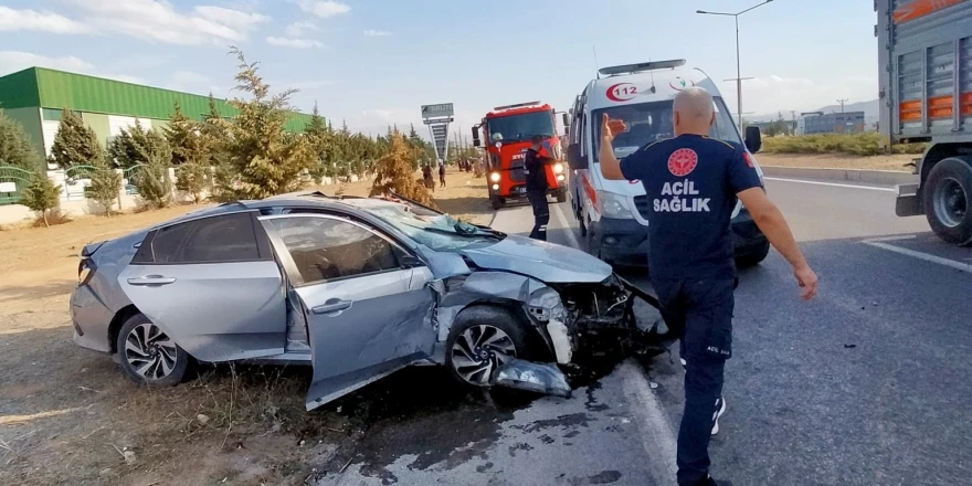 Malatya’da İki Otomobil Çarpıştı: 1’i Ağır 2 Yaralı