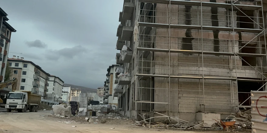 Malatya’da İnşaatlarda Yine İşçi Kazası: İki Kişi Yüksekten Düşerek Yaralandı