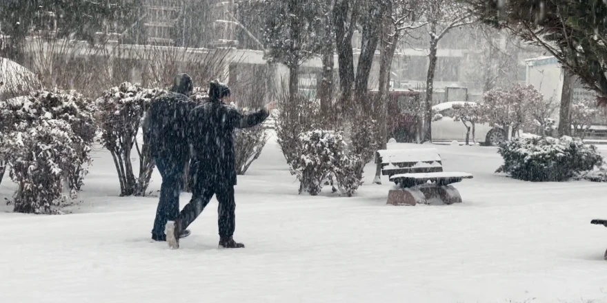 Malatya’da Kar 40 Santimetreyi Buldu: Vali Yavuz İlçe İlçe Açıkladı