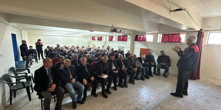 Malatya’da Kayısı Üreticilerine İlkbahar Bakımı Ve Mücadele Eğitimi