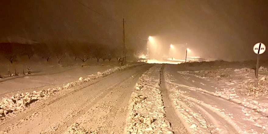 Malatya’da Yağış Sonrası Koordineli Müdahale: 33 Kişi Kurtarıldı, Tüm Yollar Açıldı