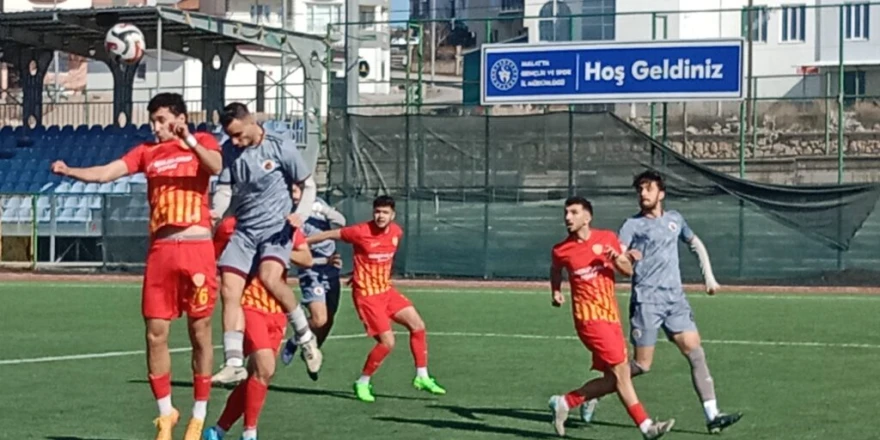 Malatyaspor, Yeşiltepe’de Elazığ Yolspor’a Farklı Mağlup Oldu