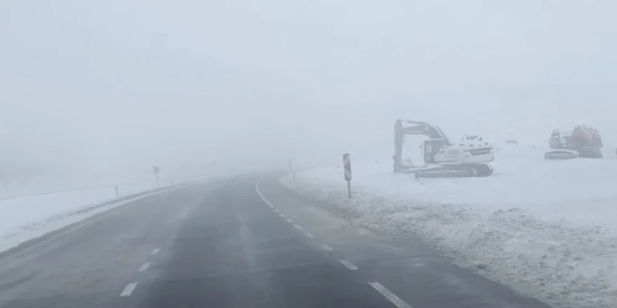 Malatya’ya Ulaşım Sağlayan Ana Güzergâhlarda Kar Ve Tipi Nedeniyle Trafik Kısıtlandı