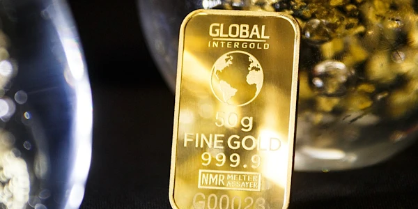 Altın fiyatları yeniden 5 bin doların üzerine yükseldi