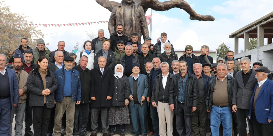 Arguvan Belediye Başkanı ve Bağımsız Belediye Başkan Adayı Mehmet Kızıldaş seçim ofisinde Arguvan’lılar ile bir araya geldi.