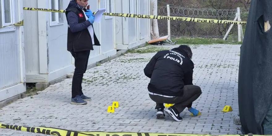 Bacanaklar Arasında Silahlı Kavga: 2 Yaralı