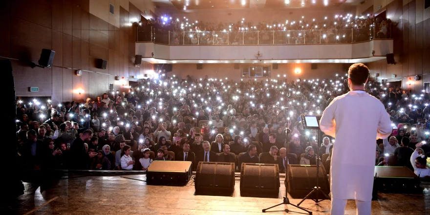 Başkan Er Sahnede Söz Aldı,  Malatyalılara Konser Müjdesi Verdi