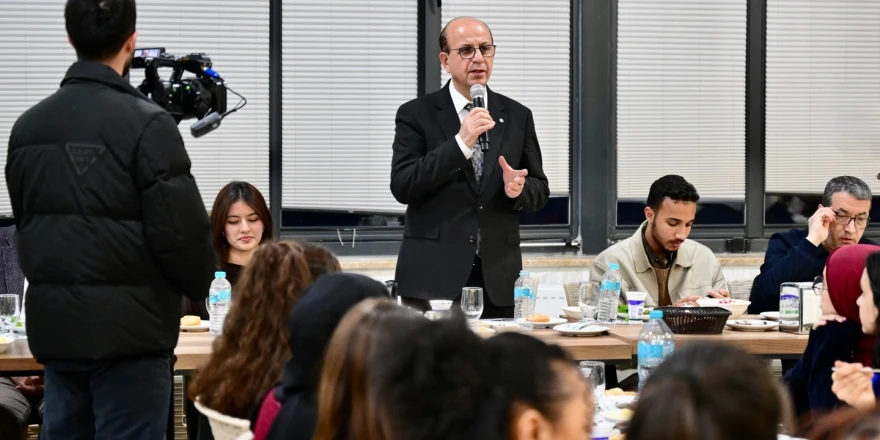 Başkan Geçit, 36 Farklı Ülkeden Gelen Uluslararası Öğrencileri İftarda Ağırladı