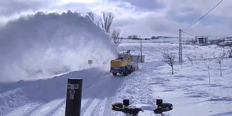 Büyükşehir Ekipleri 66 Mahallede 1527 Kilometre Yolu Ulaşıma Açtı
