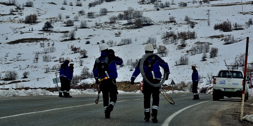 Fırat EDAŞ, Zorlu Kış Şartlarına Karşı Sahada Önlemlerini Aldı