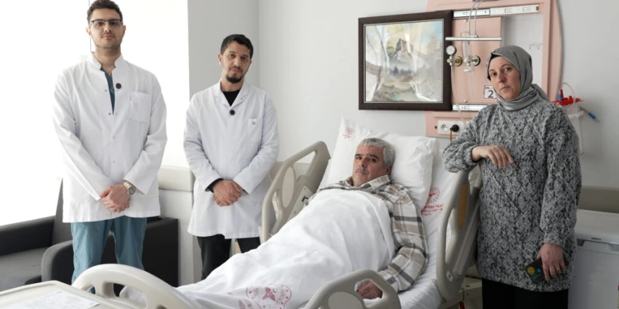 Malatya’da 20 Santimetrelik Dev Kitle Kapalı Yöntemle Çıkarıldı