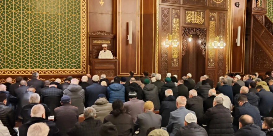 Malatya’da Bayram Namazında Yoğun Katılım Sağlandı