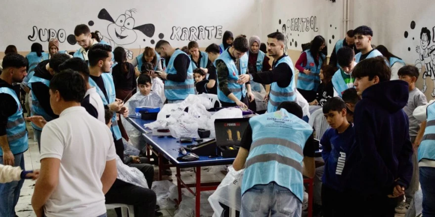 Öğrencilere Bayram Öncesi Ücretsiz Saç Bakımı