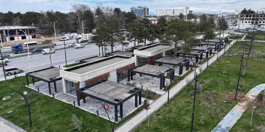 Yeşilyurt Belediyesi Millet Bahçesi’nde Bulunan 8 Dükkanı 3 Yıllığına Kiraya Veriyor