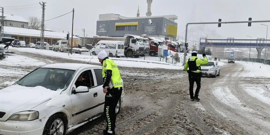 Meteoroloji’den Kuvvetli Kar Ve Fırtına Uyarısı