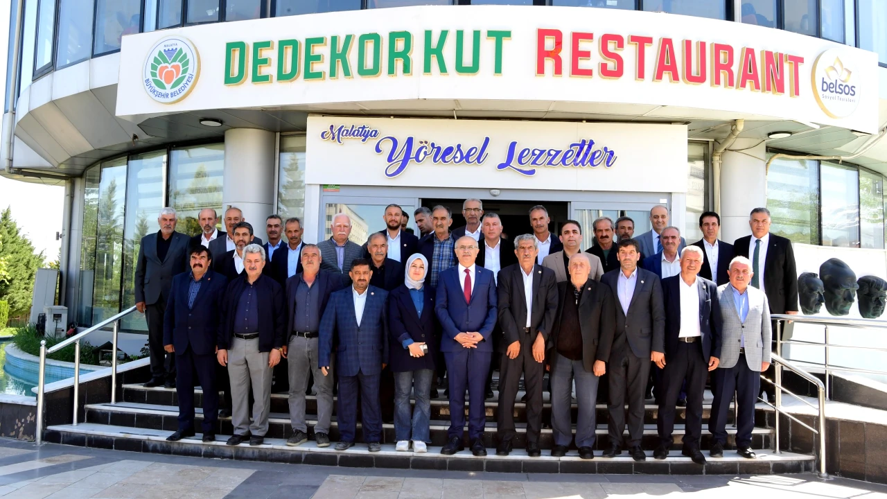 Muhtarlarla Bir Araya Gelen Başkan Er Malatya'yı Sil Baştan Ele Alacağız