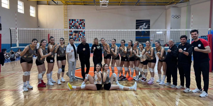 Nicer Hotel 4’te 4 Yaptı, Malatya Voleybol İlk Yenilgisini Aldı